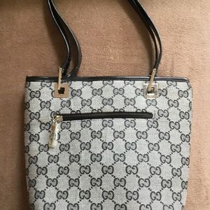 BNWOT. GUCCI BAG